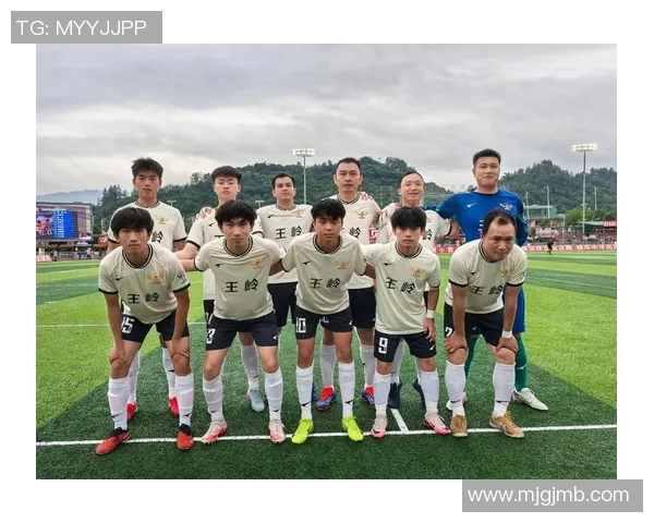 深圳足球队与上海足球队赛后复盘分析力量对比与战术探讨