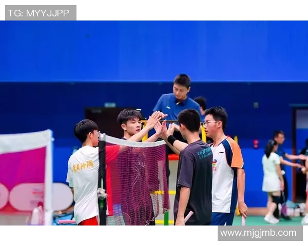 成都羽毛球队阵地战革新探索:提升竞技水平与团队协作的新路径 成都羽毛球队阵地战革新探索:提升竞技水平与团队协作的新路径